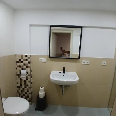 Cube Monteur דירה *