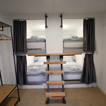 Apartment Cube Monteur