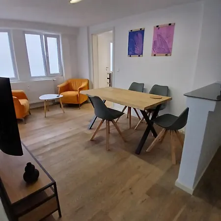 Apartment Cube Monteur