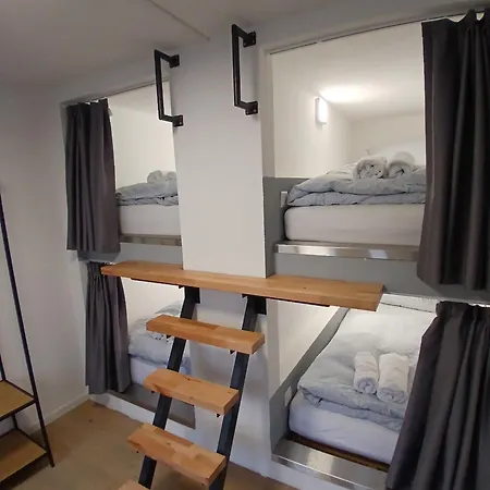 Apartment Cube Monteur